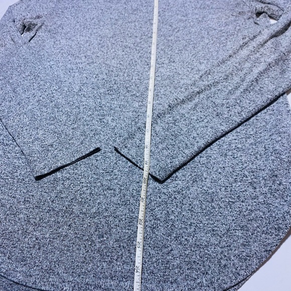 SELLING my Sweatshirt 💕 - Picture 4 of 4